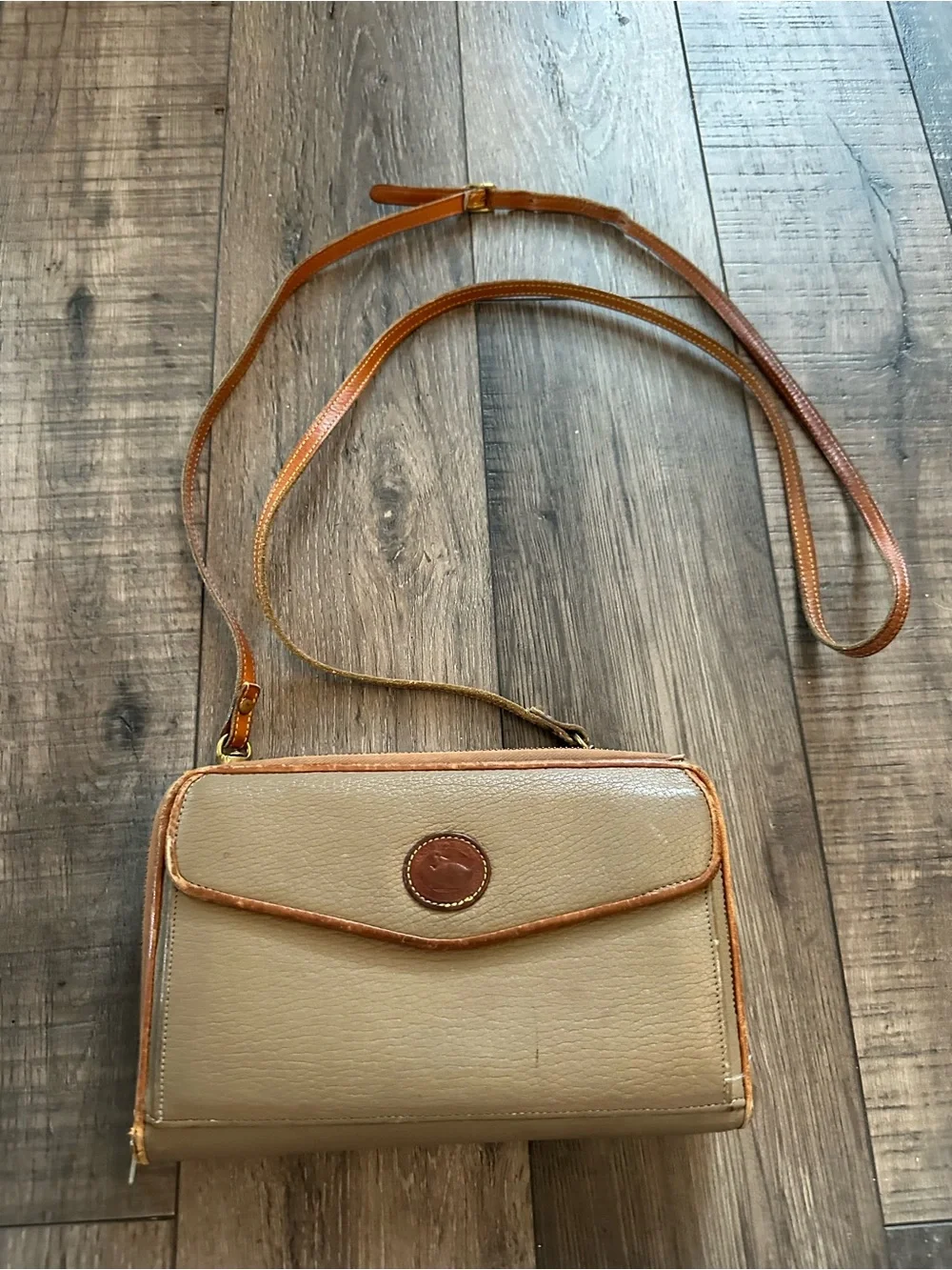 Dooney & Bourke good some